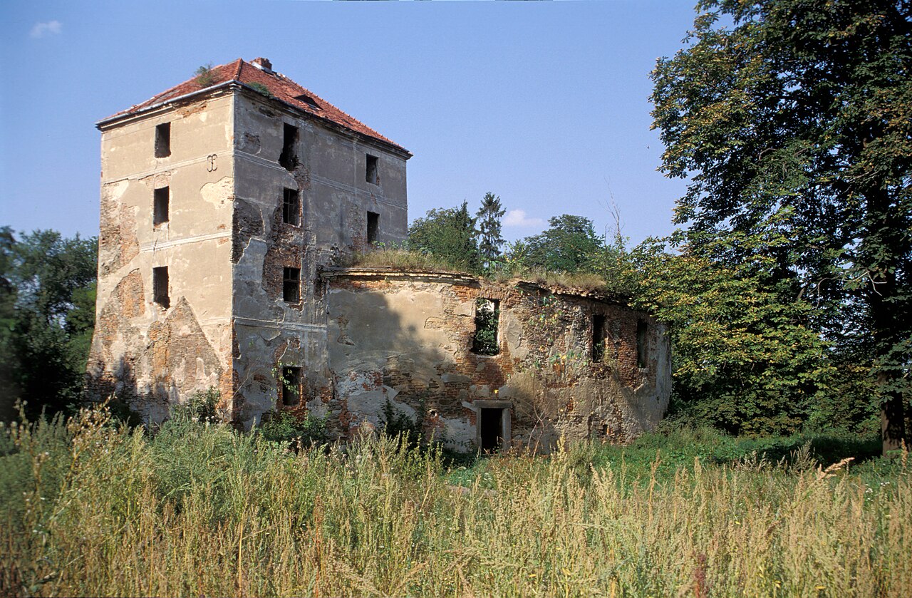 Ciepłowody Castle — Poland castle