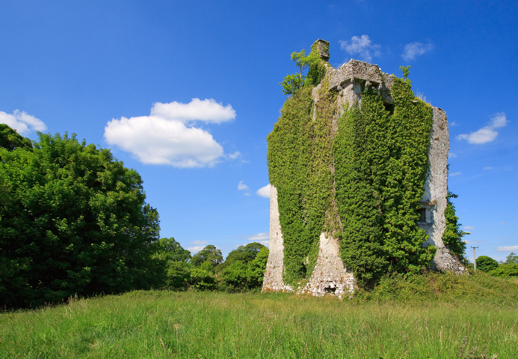 Castle Hackett — Ireland castle