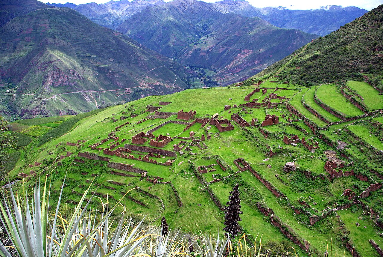 Huchuy Qosqo — Peru castle
