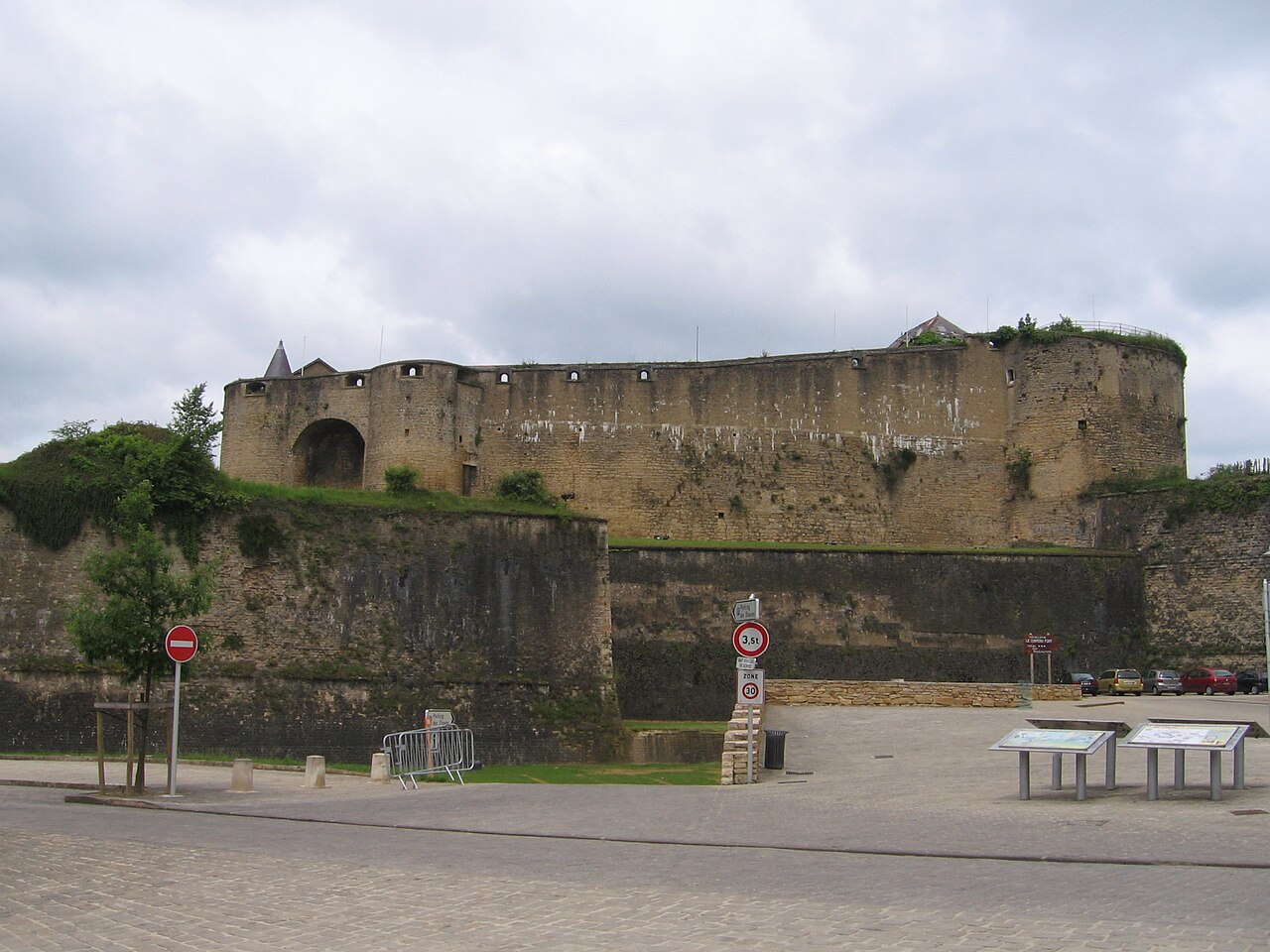 Sedan Castle — France castle
