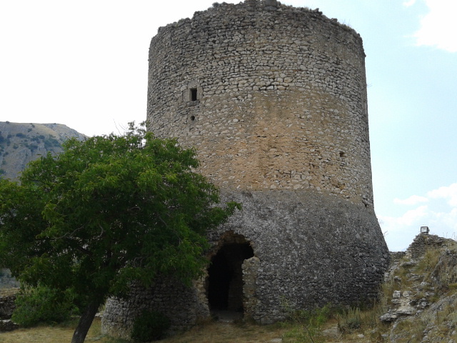 Castle of Ortona dei Marsi — Italy castle