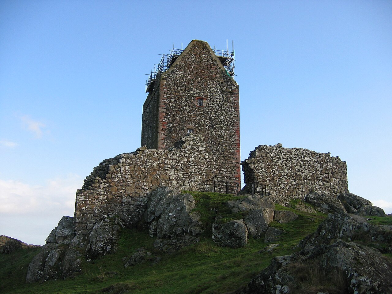 Smailholm Tower — United Kingdom of Great Britain and Northern Ireland castle