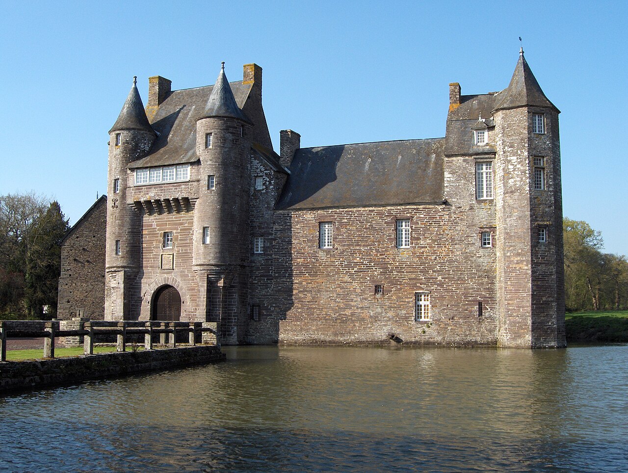 Trécesson Castle — France castle