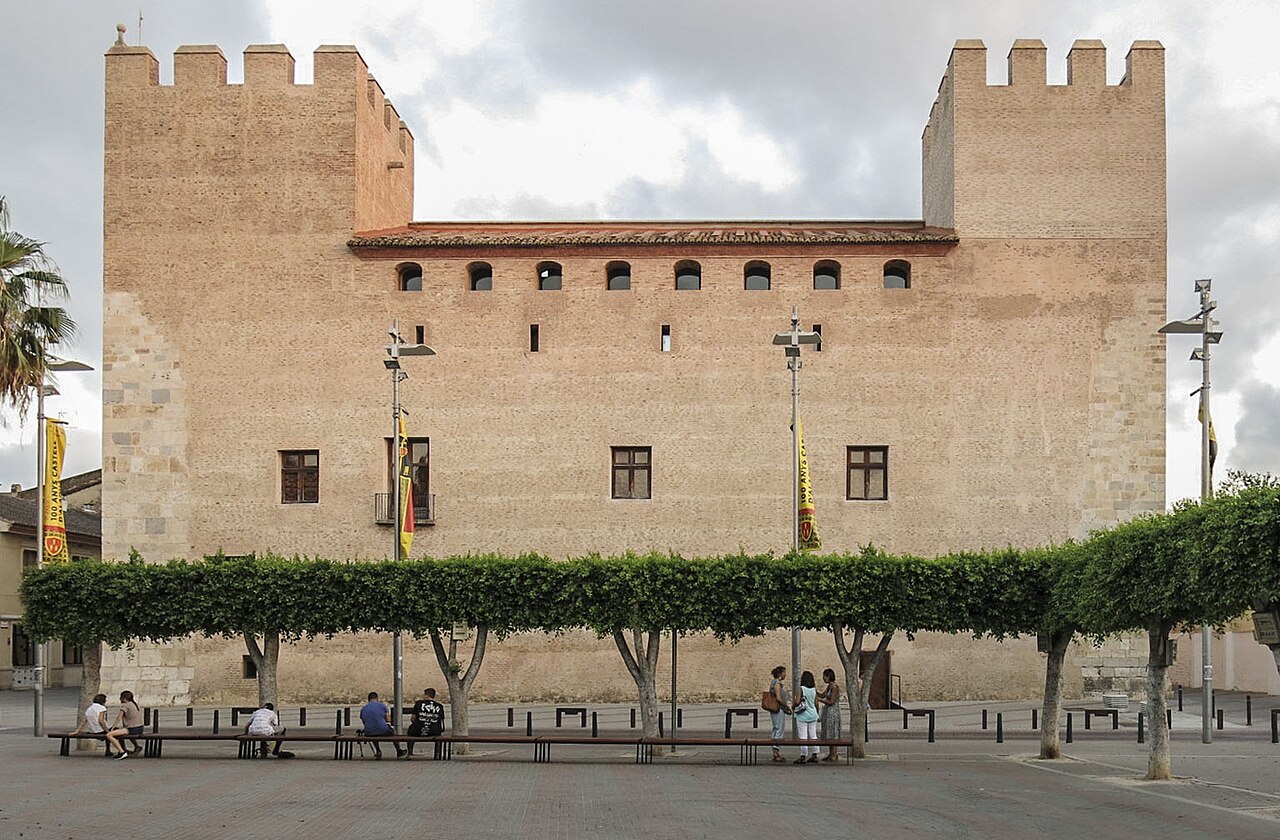Castell-Palau dels Aguilar — Spain castle