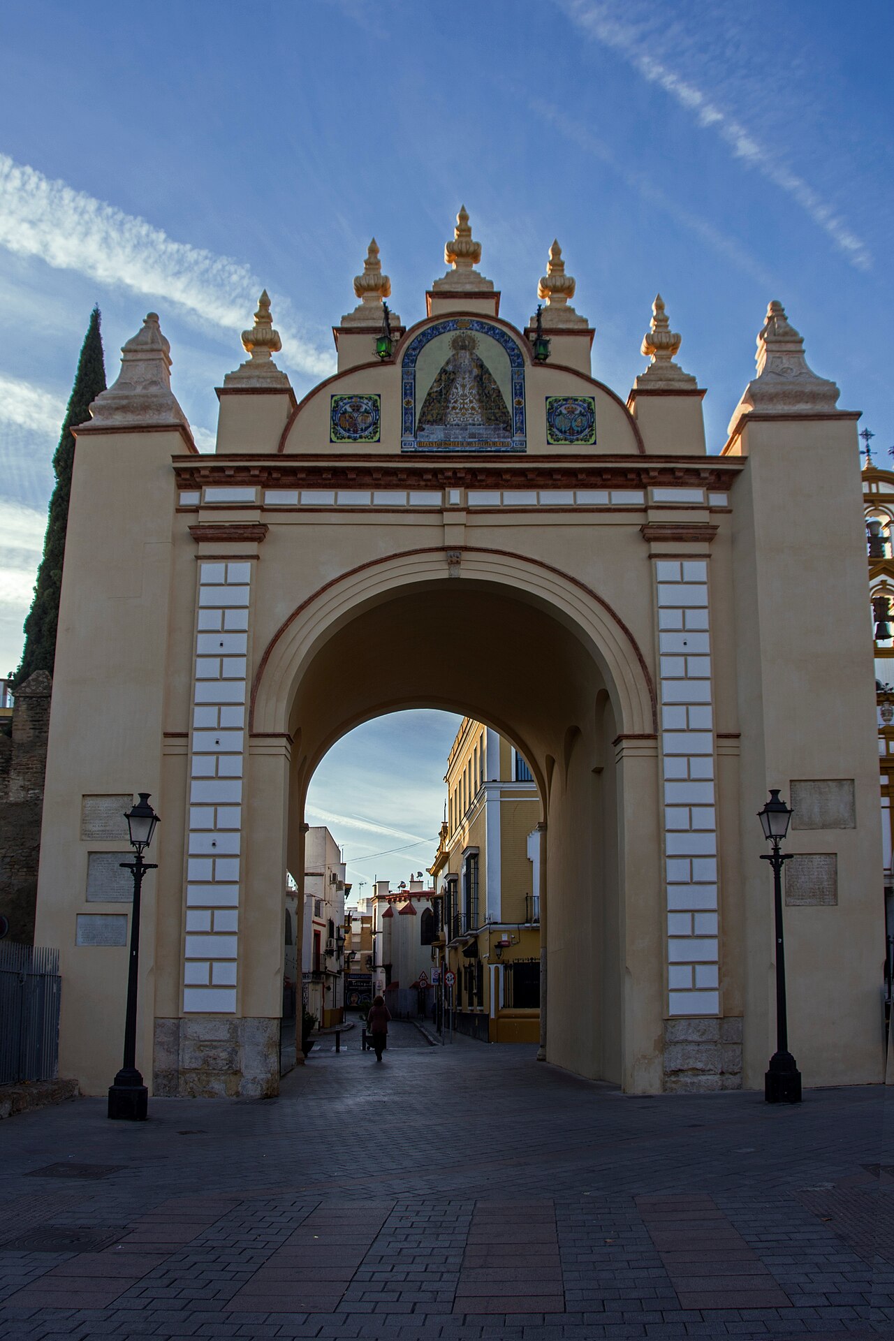 Puerta de la Macarena (Seville) — Spain castle