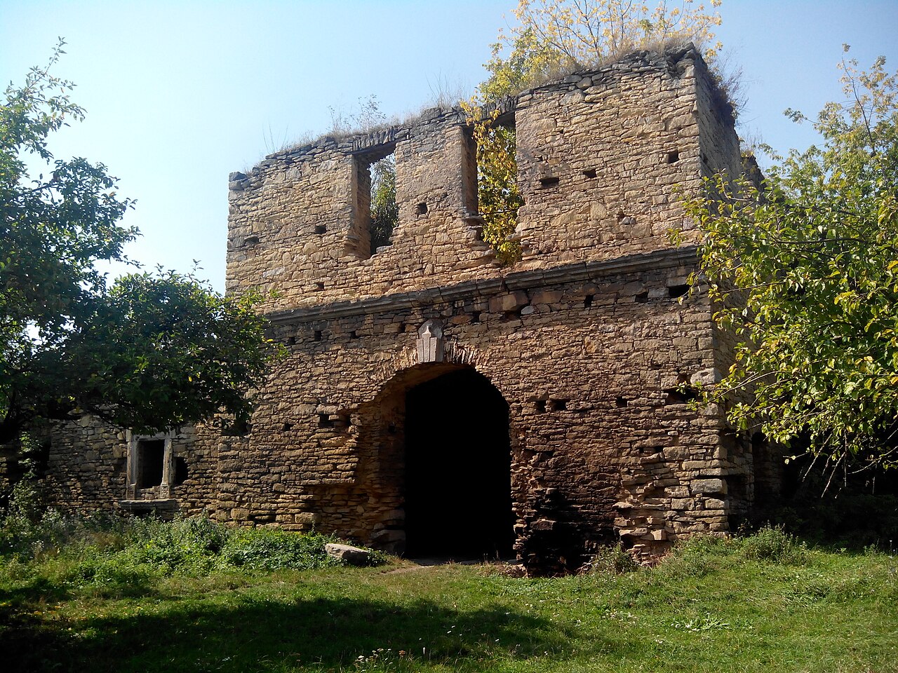 Chernelytsia Castle — Ukraine castle