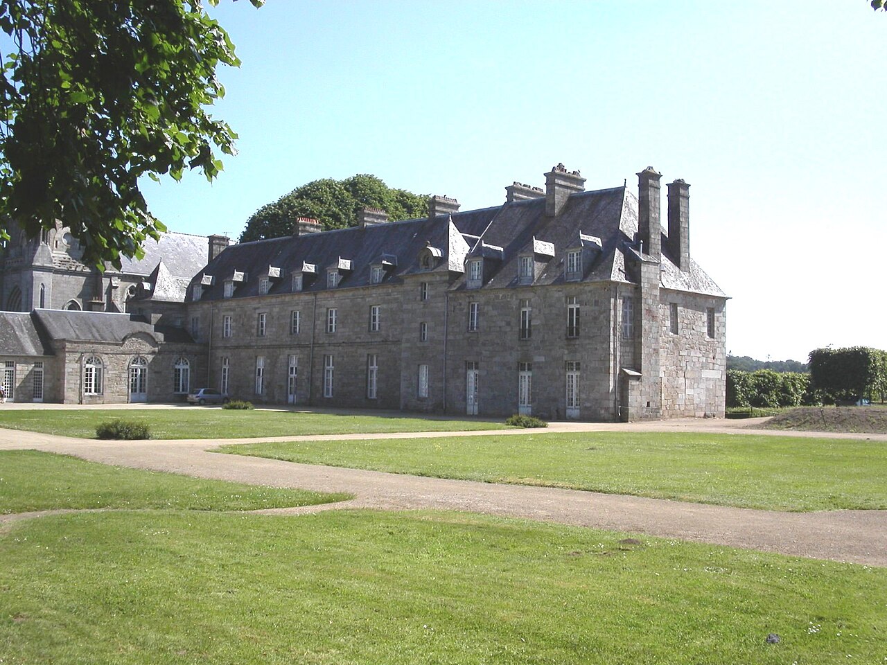 Quintin Castle — France castle